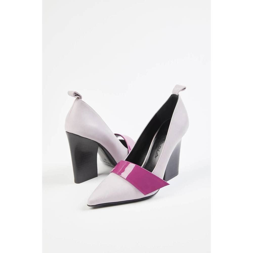 NEW ATIANA nine 2 fiver high heel in lavender